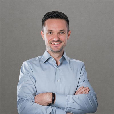 Manuel R.